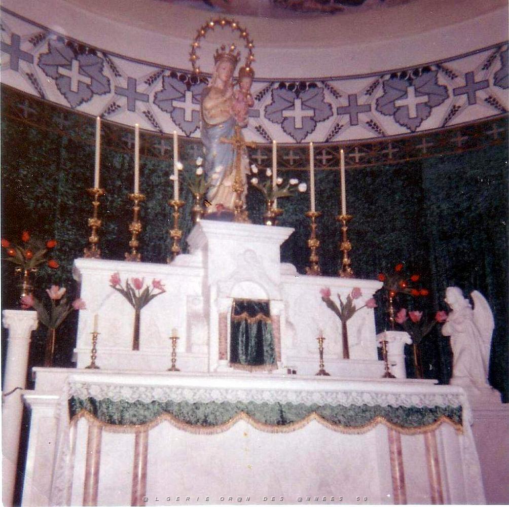 CD ed- 12- Mers-el-kebir- eglise interieure.jpg